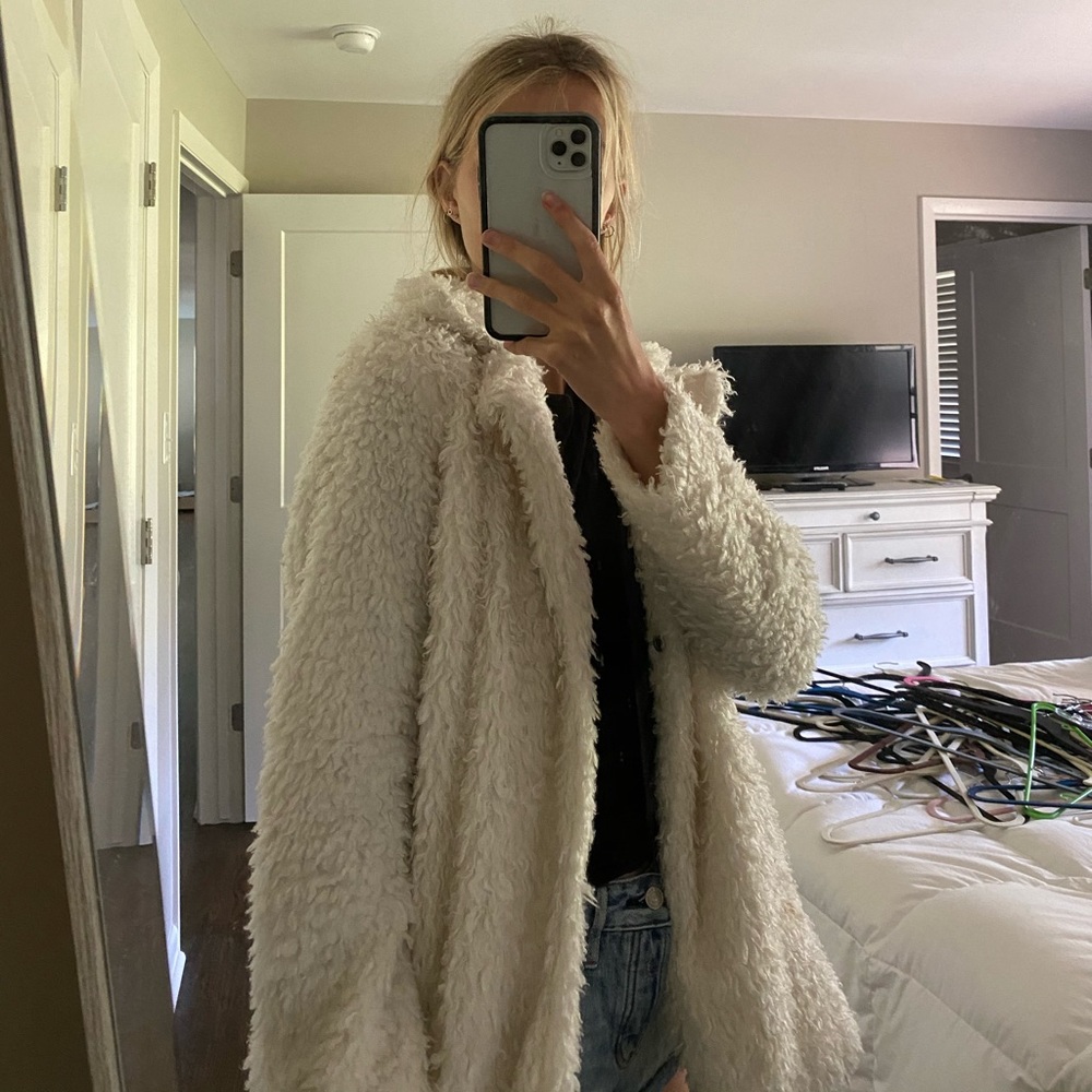 white fur coat - Picture 2 of 3